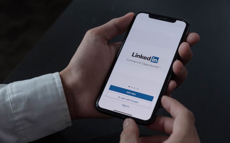 Blog Banner_LinkedIn Marketing Strategies To Grow Your Brand